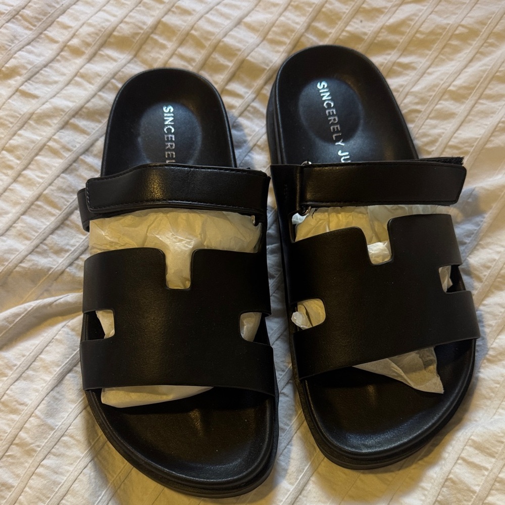 Sincerly Jules Black Cutout Double-Strap Slide Sandals